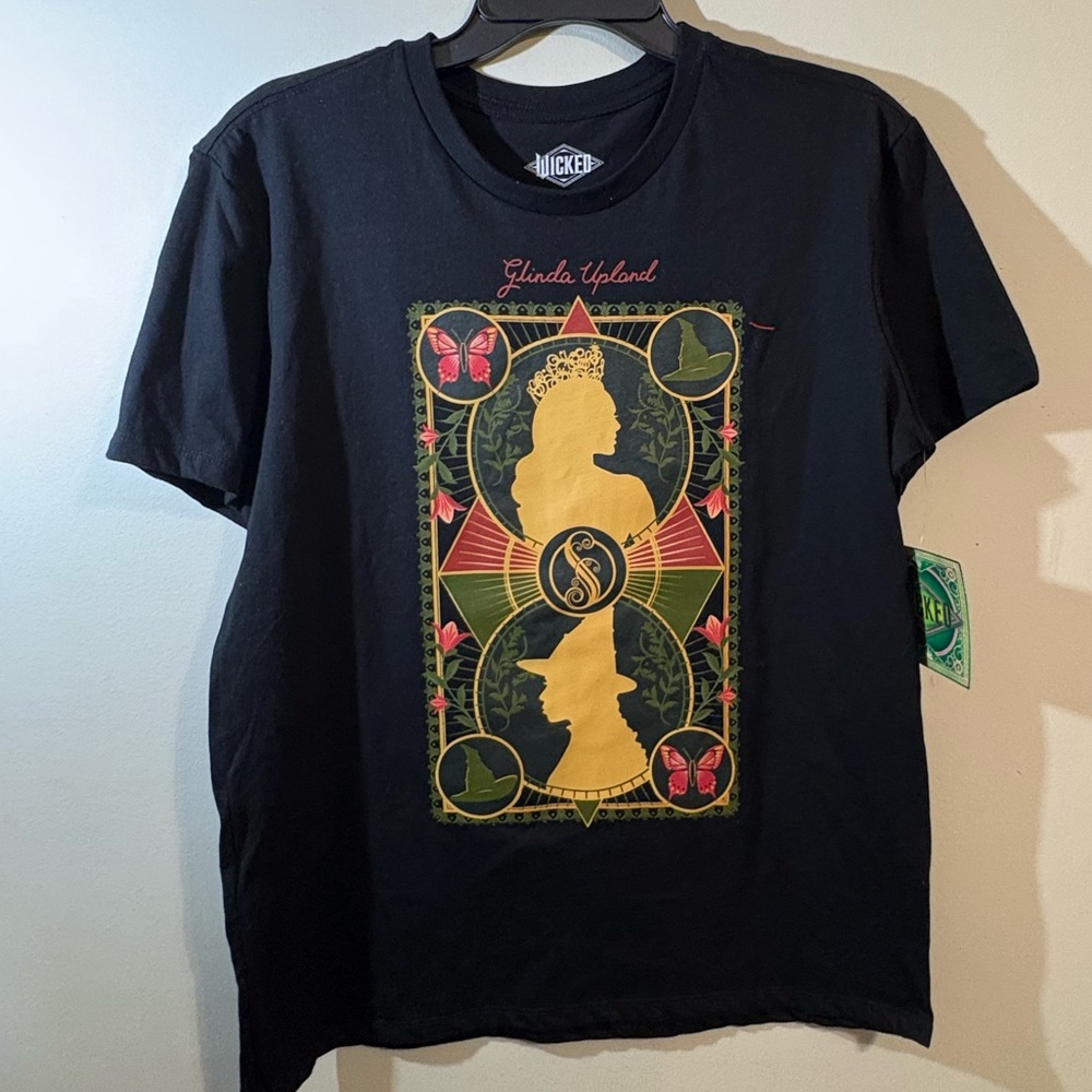 Wicked women's Medium black graphic tee Glinda Elphaba cotton T-shirt OZ NWT